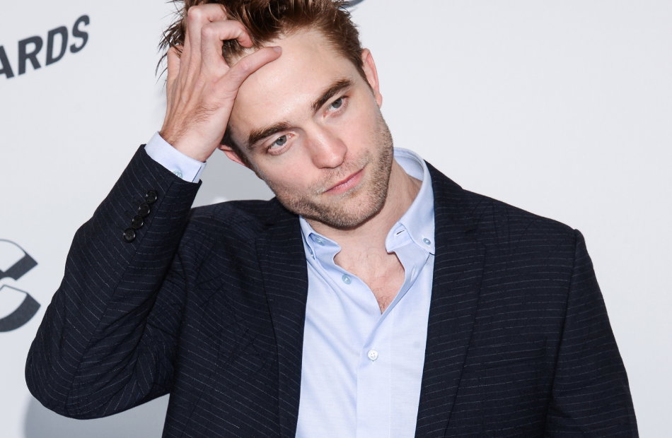 Robert Pattinson guckt bedrückt