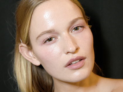 Pigmentflecken aufhellen: Vitamin C Serum liefert "Ergebnisse nach 1,5 Wochen"