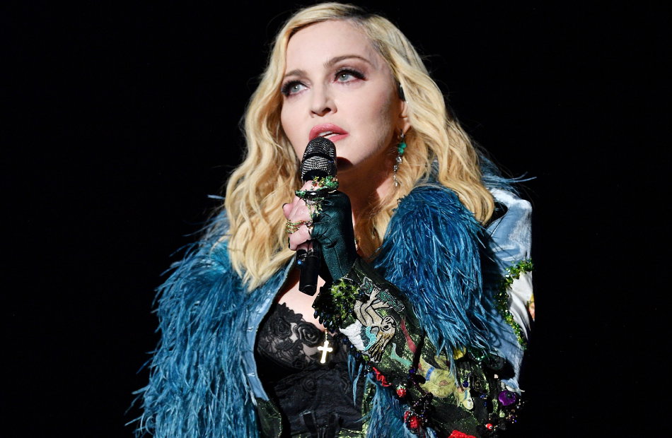 Madonna singt