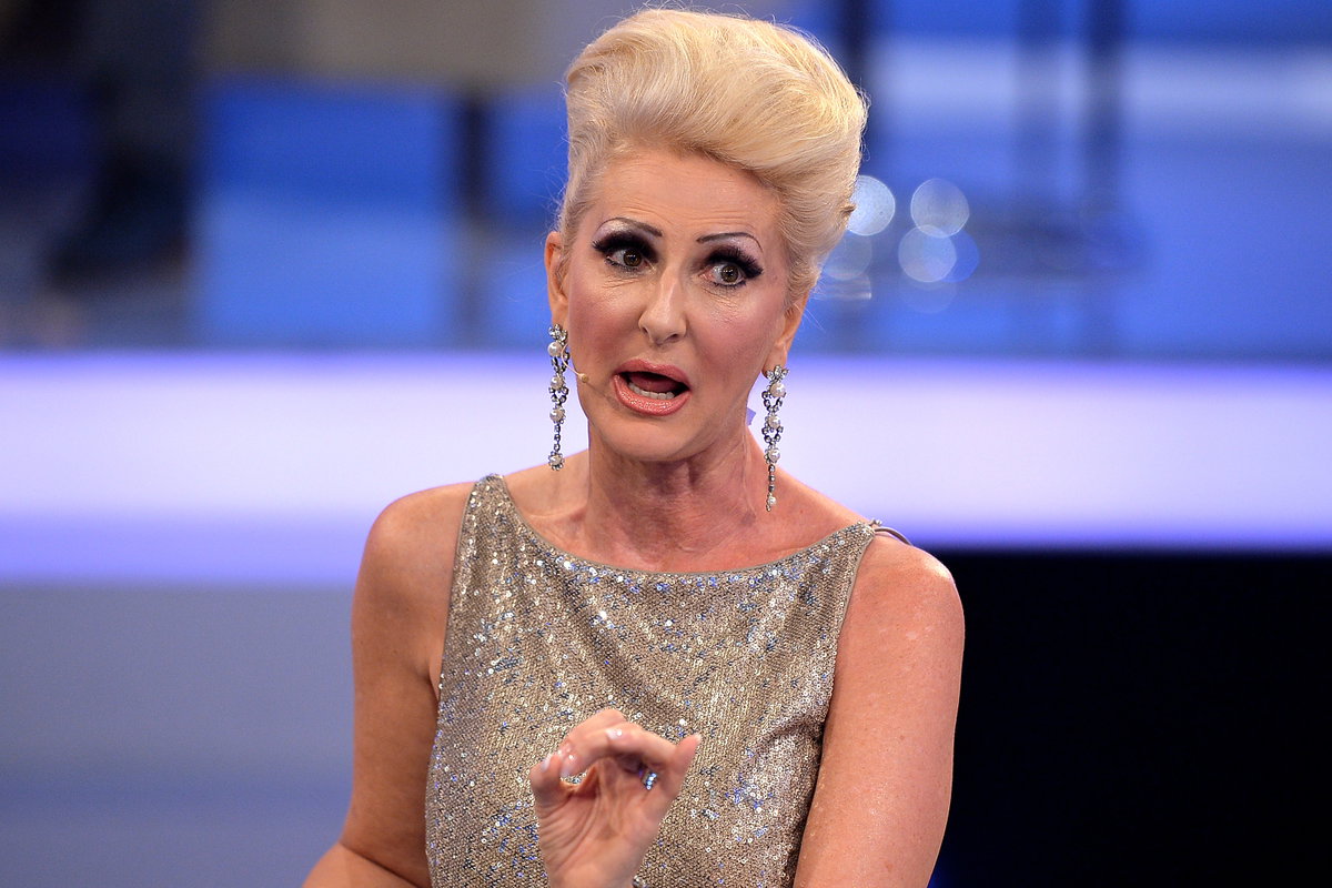 Desiree Nick mit offenem Mund