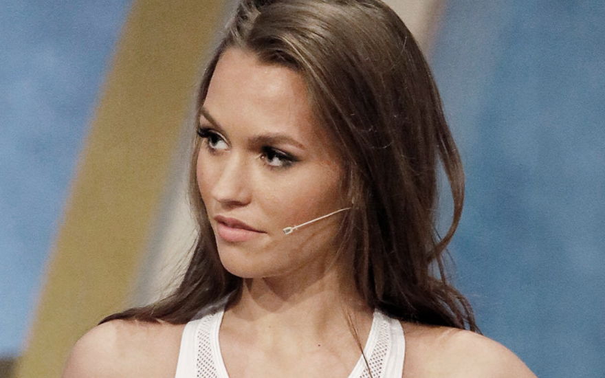 Laura Müller bei "Pocher vs. Wendler"