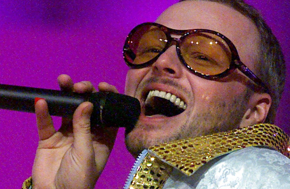 Stefan Raab performt beim ESC 2004
