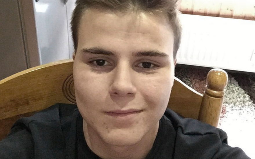 Jeremy Pascal Wollny macht ein Selfie