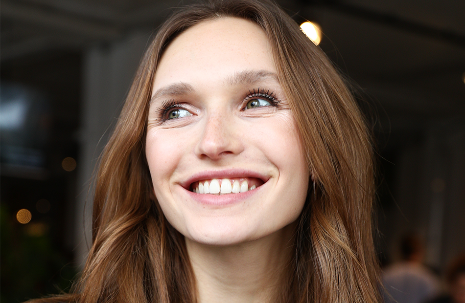 Anna Wilken strahlt