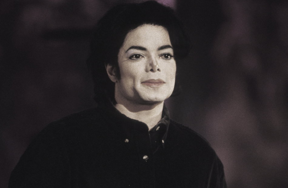 Michael Jackson guckt ernst