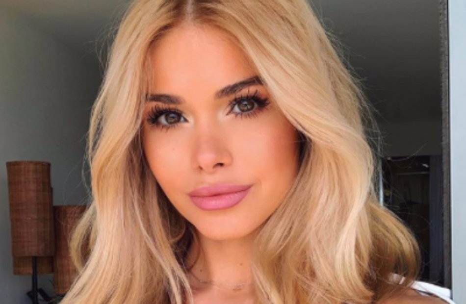 Pamela Reif Selfie