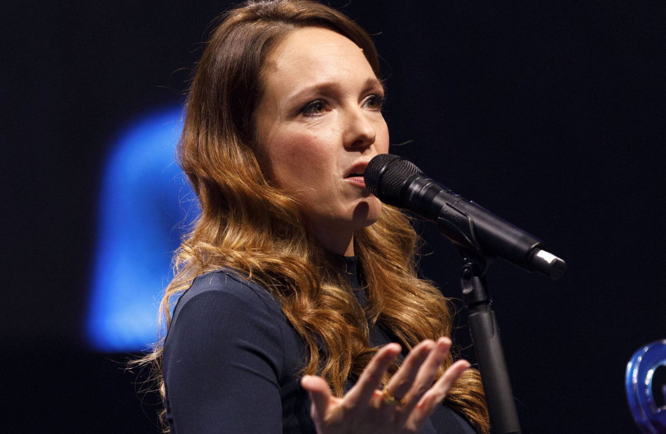 Carolin Kebekus auf der Bühne.