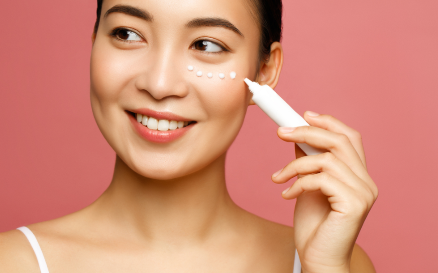 Anti-Aging: Diese neue Augencreme mit Retinol mindert sogar hartnäckige Augenfältchen