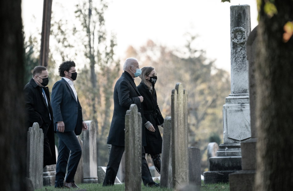 Joe Biden besucht das Grab seiner Familienmitglieder in Delaware