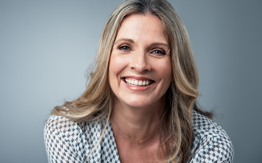 Anti-Aging: Dieser Concealer-Trick lässt Frauen über 50 frisch aussehen