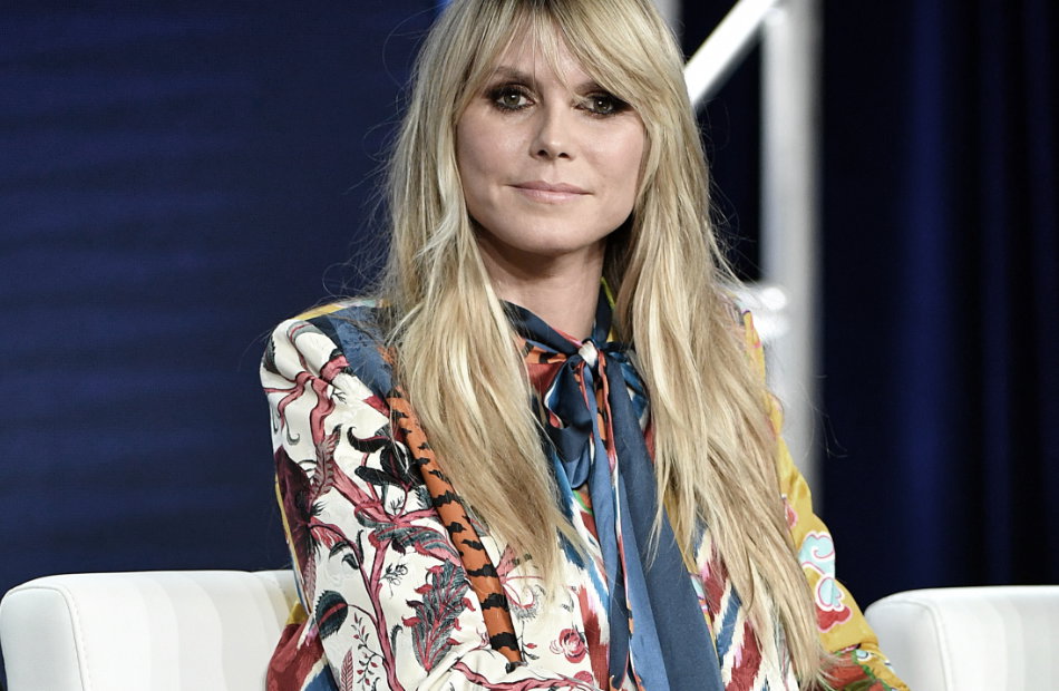 Heidi Klum guckt ernst