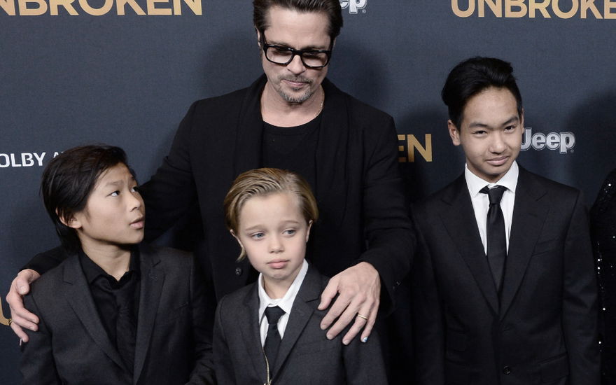 Brad Pitt mit seinen Kindern Pax, Maddox und Shiloh