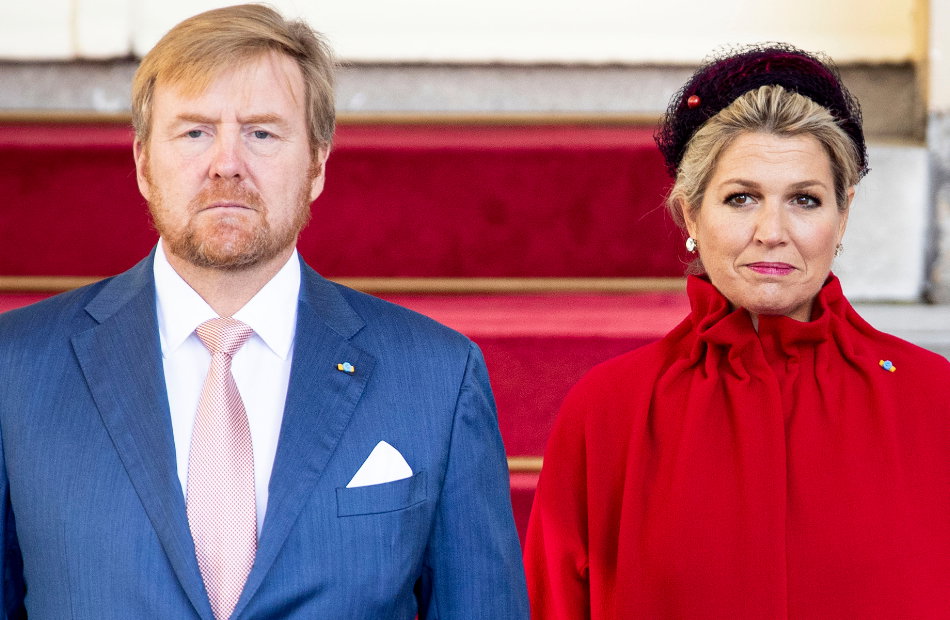 König Willem-Alexander und Königin Máxima ernst