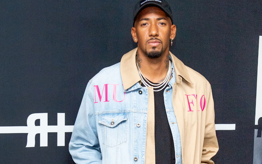 Jérôme Boateng guckt ernst