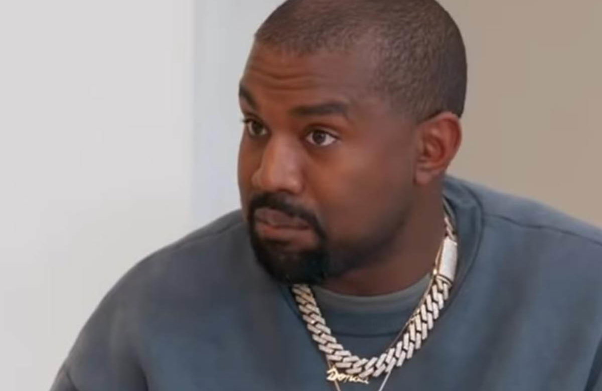 Kanye West guckt geschockt