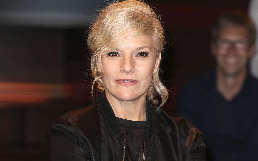 Ina Müller lächelt