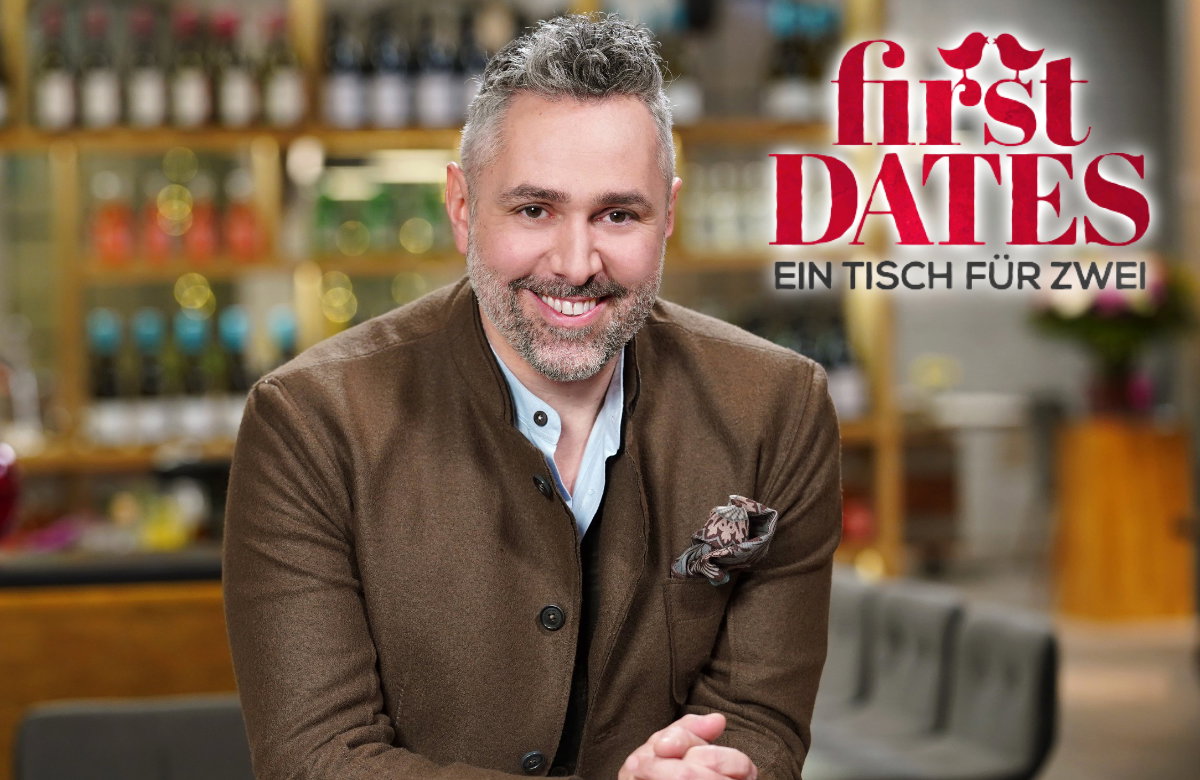 Roland Trettl mit "First Dates"-Logo