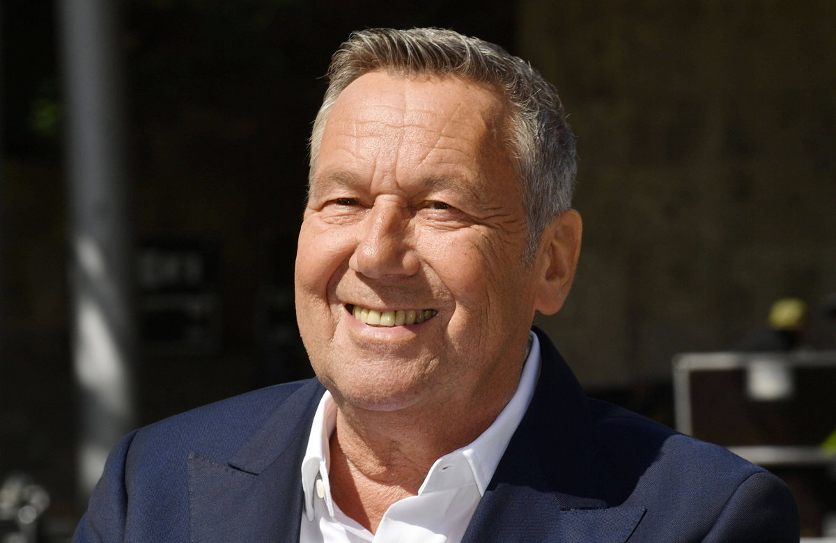 Roland Kaiser lacht