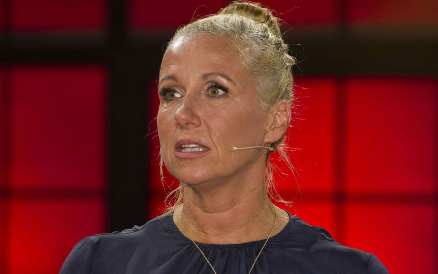 Andrea Kiewel sieht besorgt aus.