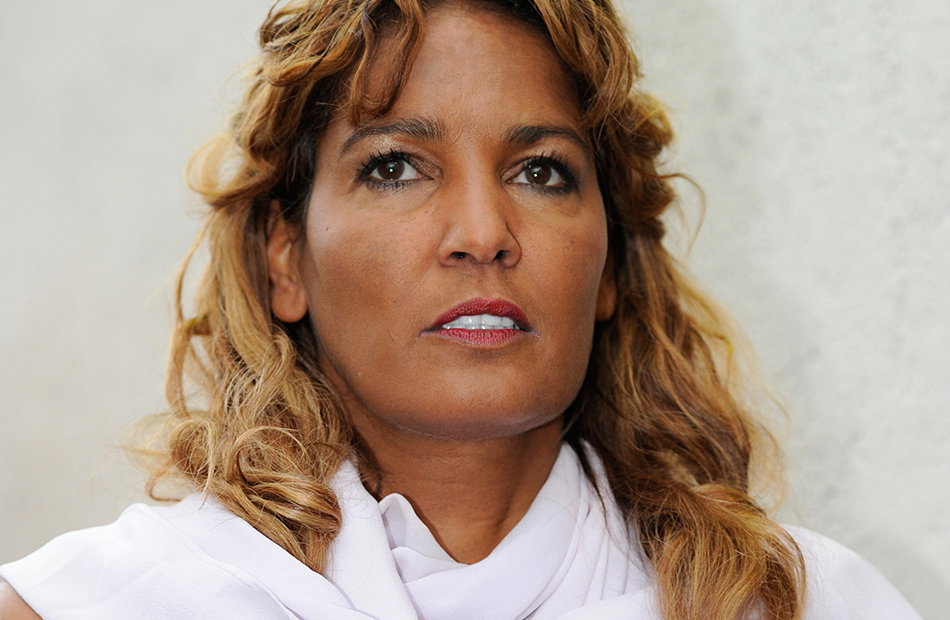 Nadja abd el Farrag schaut nach oben.