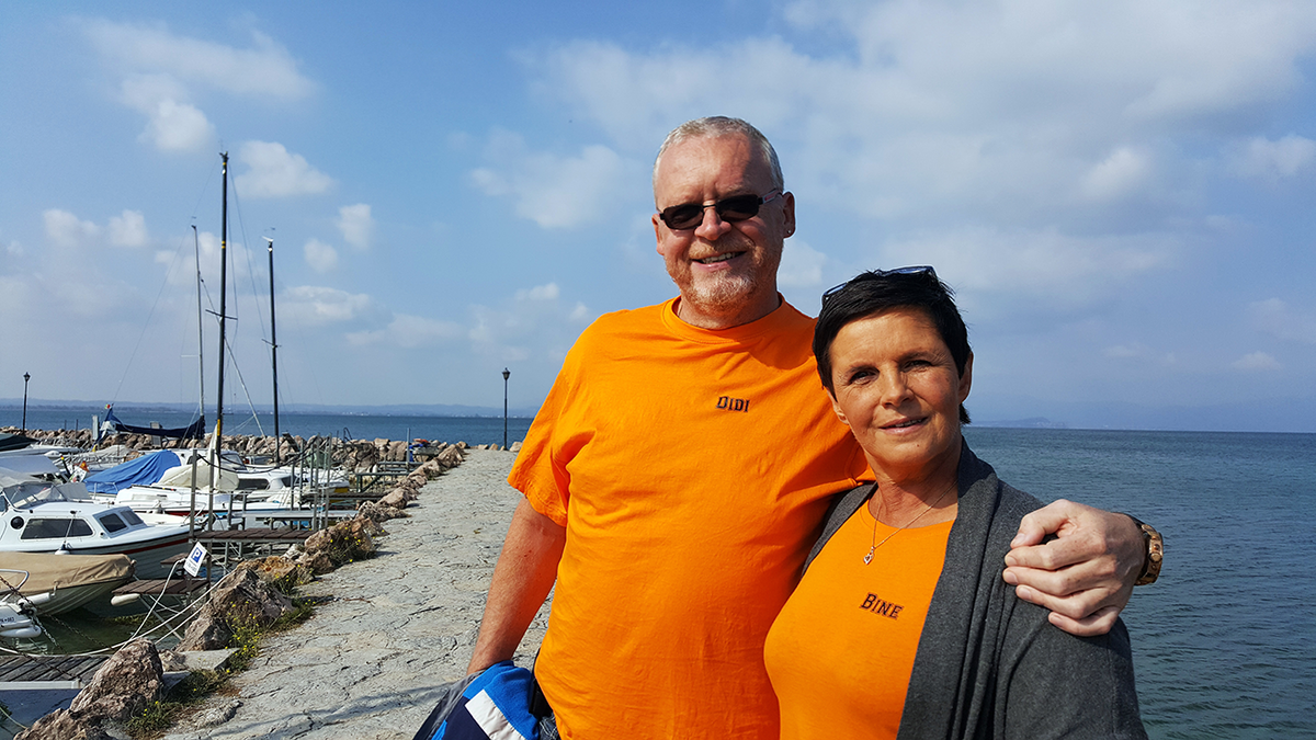 Didi Leithäuser mit seiner Frau Sabine am Hafen