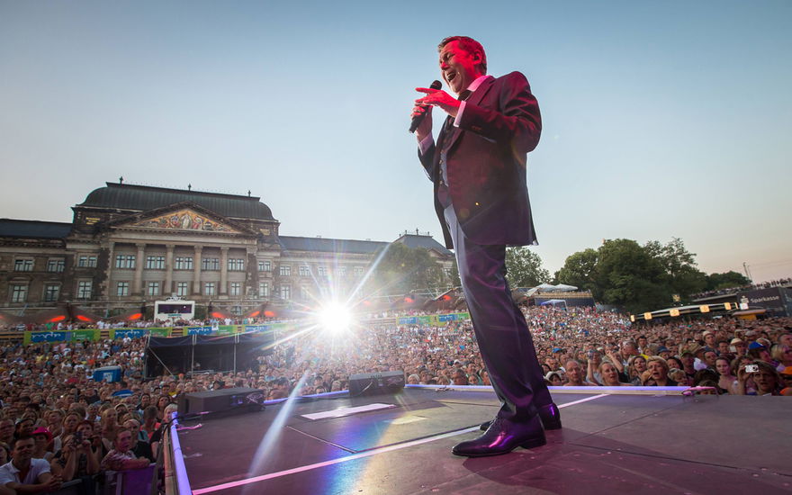 Roland Kaiser gibt ein Konzert sein.er Live-Shows Kaisermania