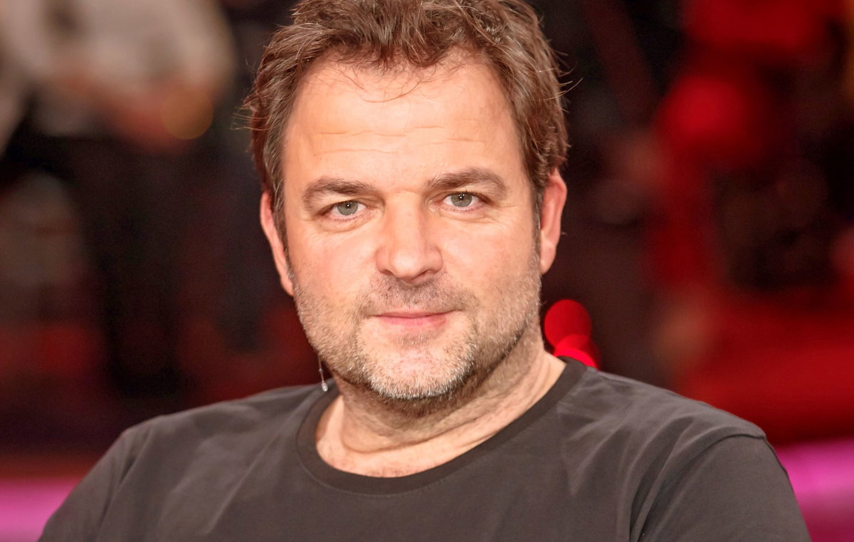 Martin Rütter guckt neutral