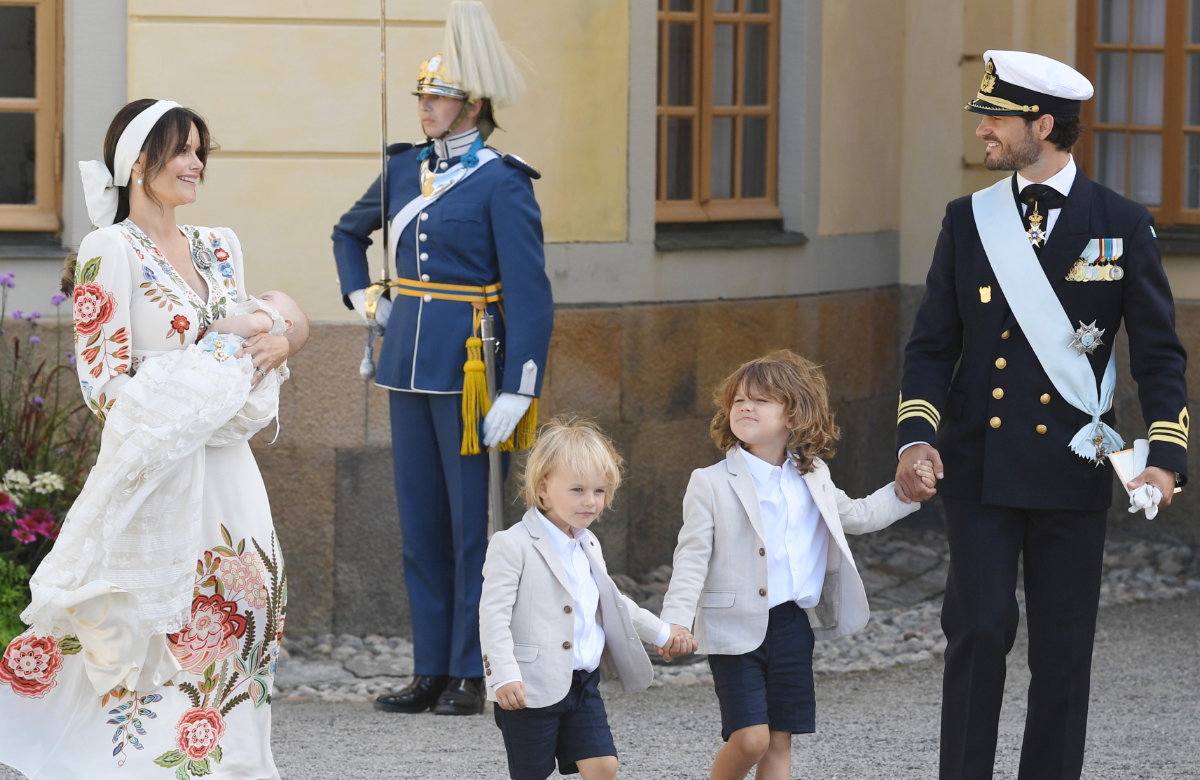 Prinzessin Sofia von Schweden mit Sohn Julian und Gatte Carl Philip mit ihren Söhnen Alexander und Gabriel