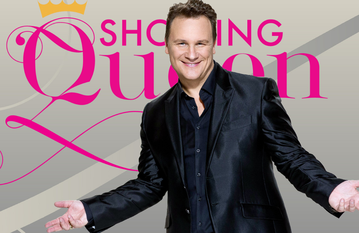 Guido Maria Kretschmer vor dem "Shopping Queen"-Logo
