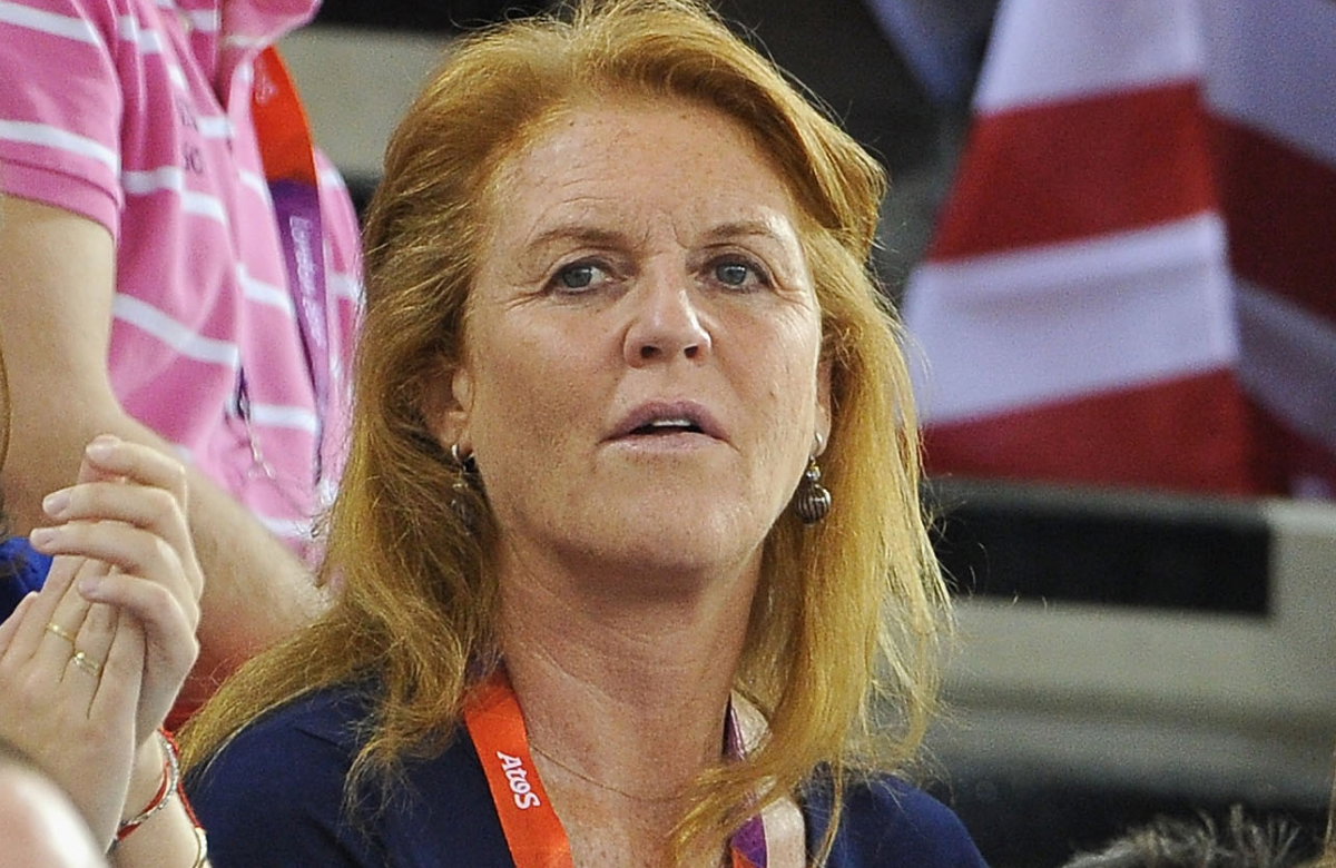 Sarah Ferguson guckt ernst