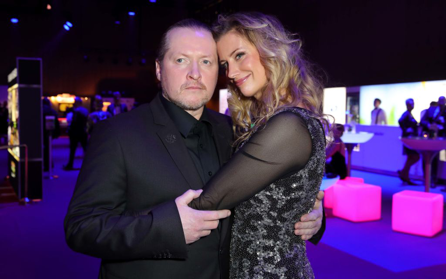 Joey Kelly posiert mit seiner Frau Tanja