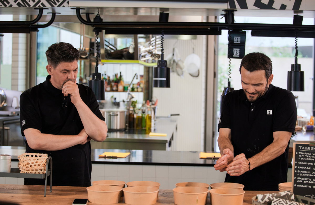 Tim Mälzer und Steffen Henssler kochen