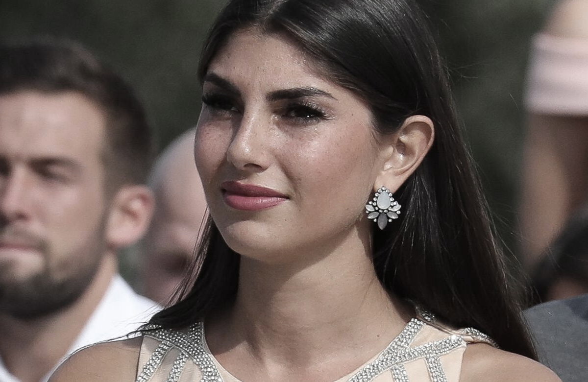 Yeliz Koc guckt ernst