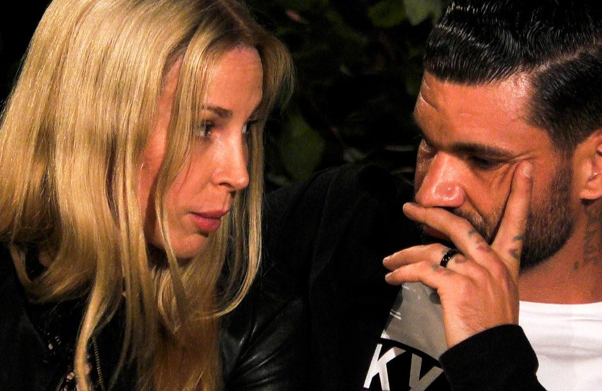 Mike Cees und Michelle Monballijn gucken sucht im “Sommerhaus der Stars” traurig an