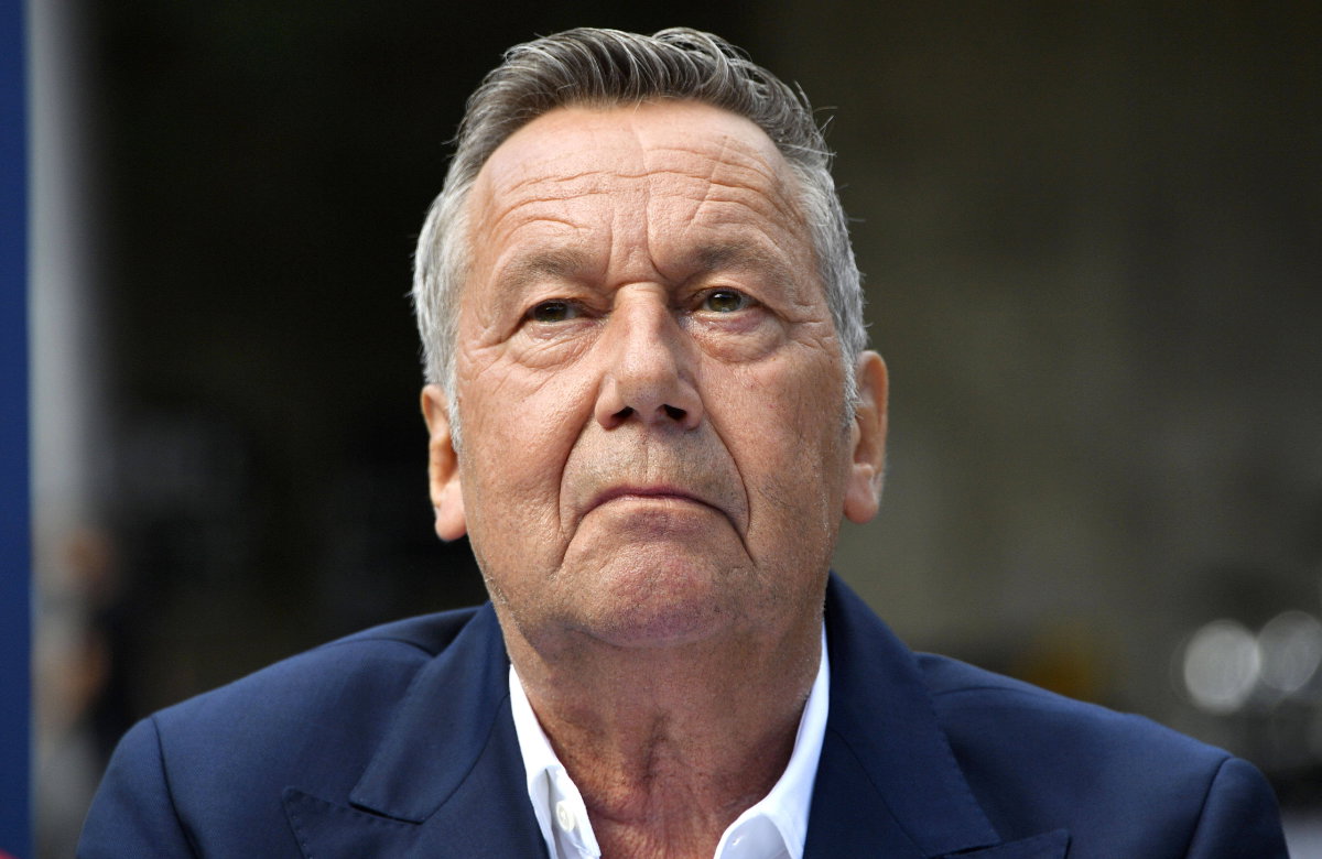 Roland Kaiser sieht ernst aus
