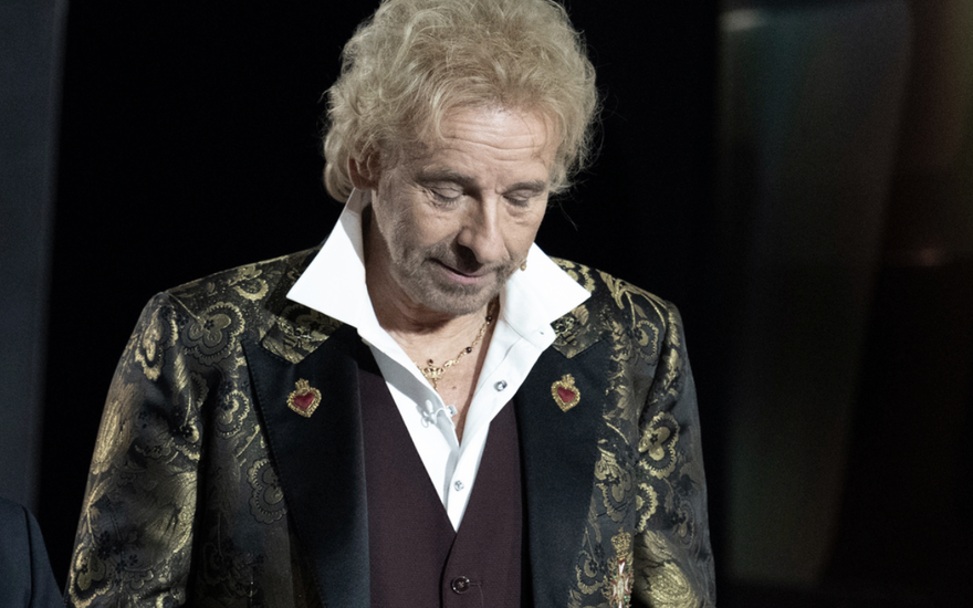 Thomas Gottschalk guckt traurig nach unten