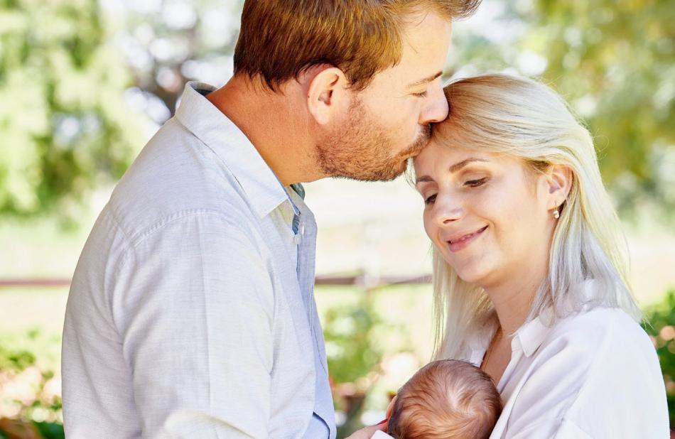 Gerald und Anna Heiser mit ihrem Sohn