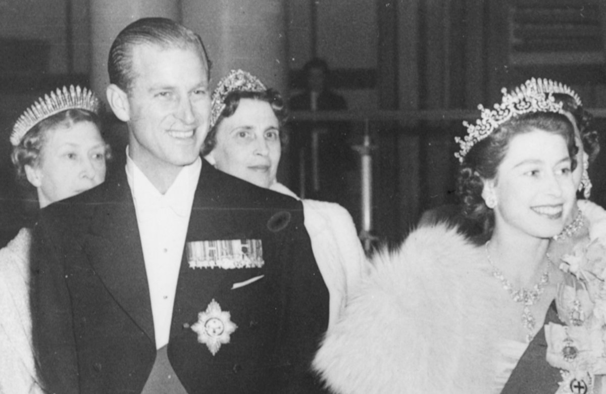 Prinz Philip und Queen Elizabeth II. lächeln