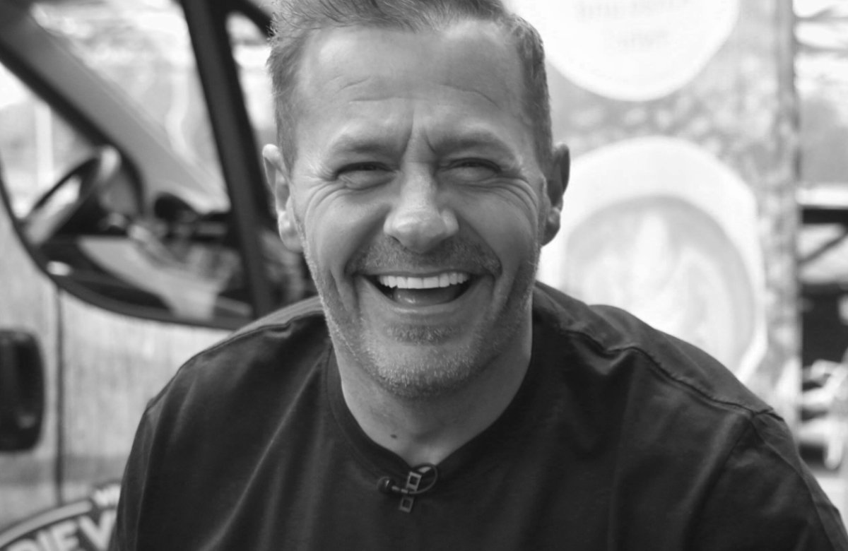 Willi Herren lacht