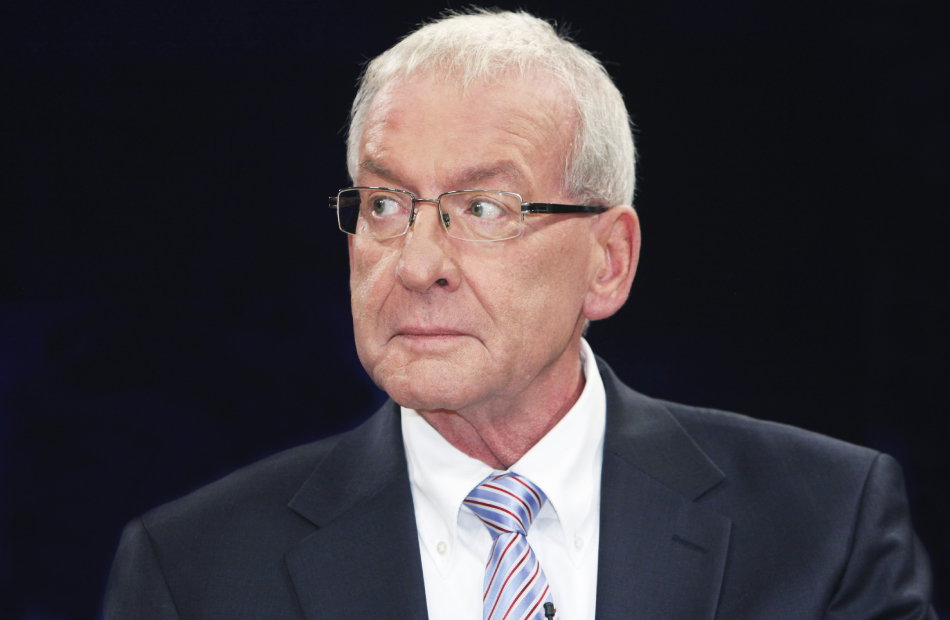 Peter Zwegat guckt ernst zur Seite