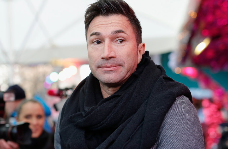 Lucas Cordalis mit schwarzem Schal