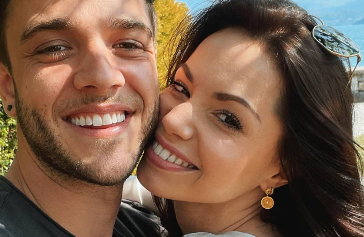 Luca Hänni und Christina strahlen.