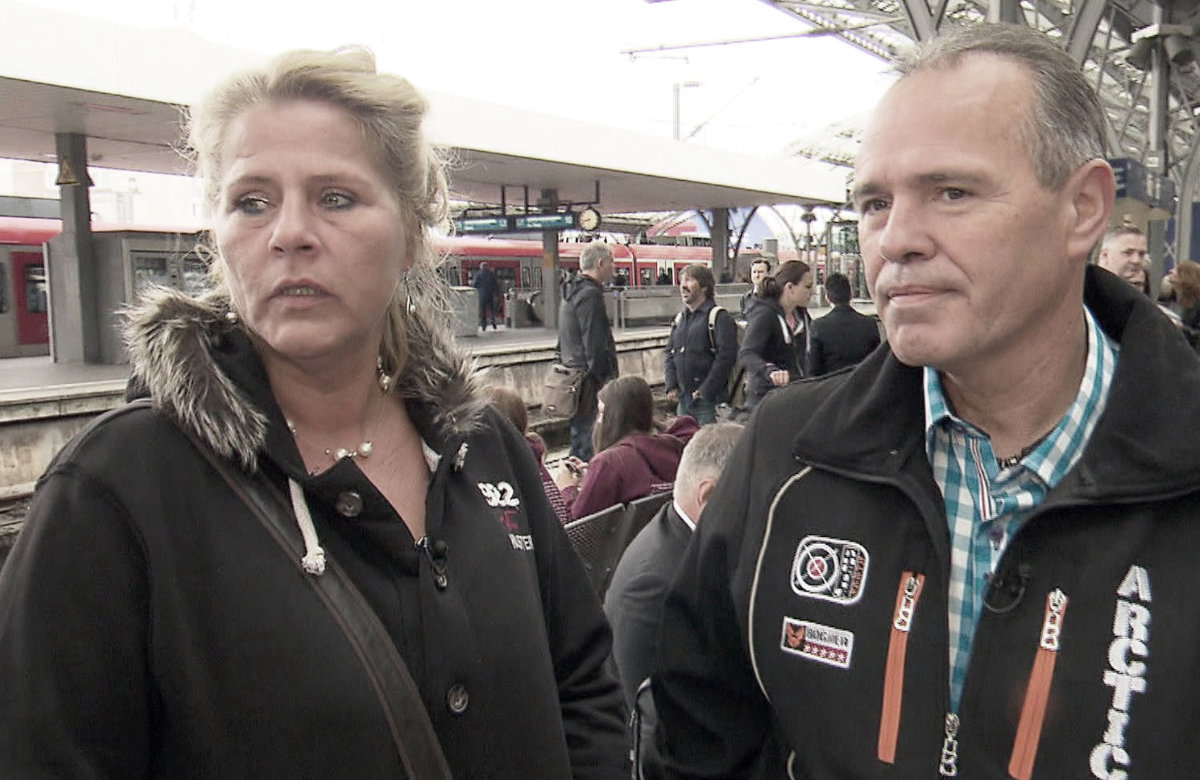 Silvia Wollny und Harald Elsenbast am Bahnhof.