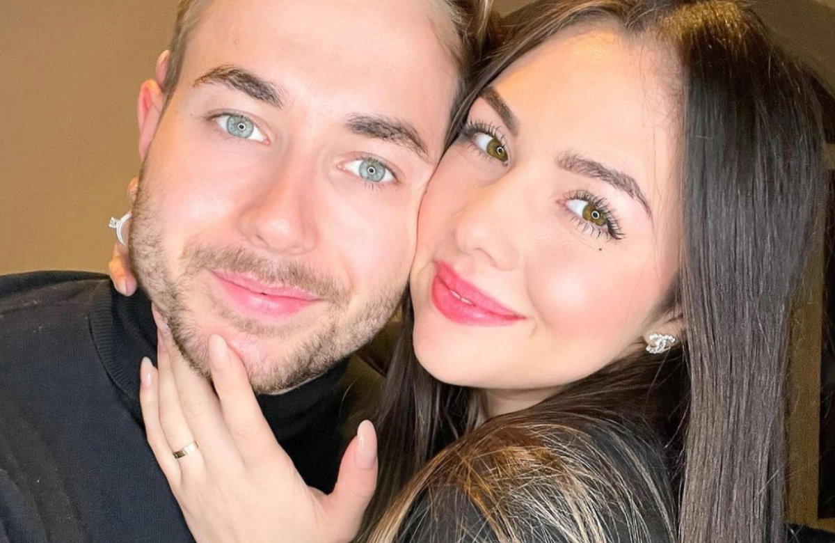 Katharina Eisenblut und Niko Kronenbitter lächeln