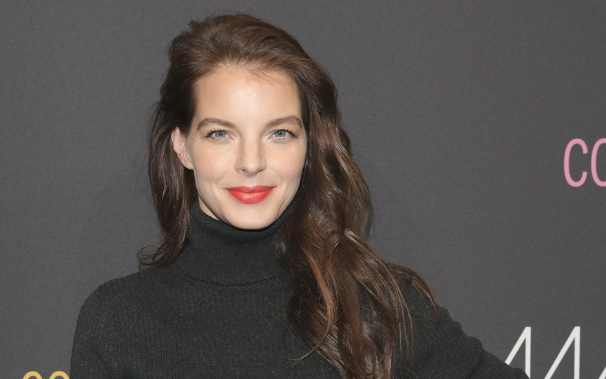 Yvonne Catterfeld mit roten Lippen