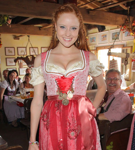 Lady in Red: Barbara Meier
