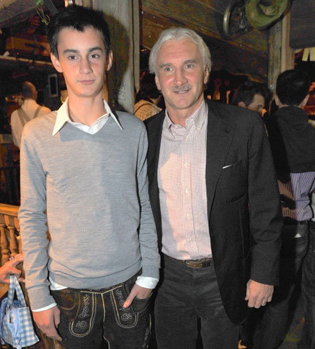 Bayer-Sportdirektor Rudi Völler feierte gemeinsam mit seinem Sohn Bryan