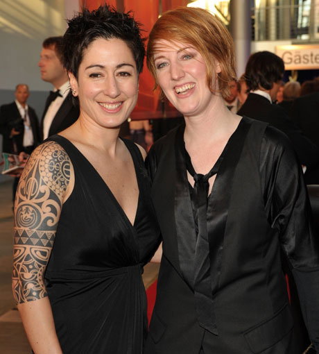 ZDF-Moderatorin Dunja Hayali präsentierte neben ihren auffälligen Tattoos auch ihre Lebensgefährtin Maraike Arning