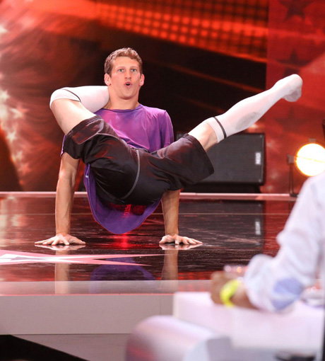 Der Kandidat Stefan Gius präsentierte "Kinetik", eine Art Tanz mit Elementen aus Yoga und Breakdance. Er bekam dreimal "Ja" von der Jury