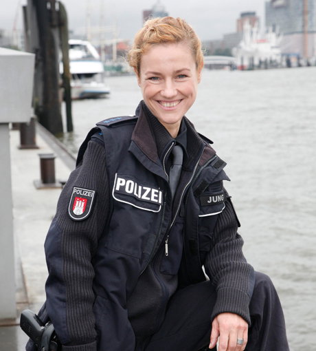 Rhea Harder spielt in der ZDF-Serie "Notruf Hafenkante" die ehrgeizige Polizeiobermeisterin "Franzi Jung"